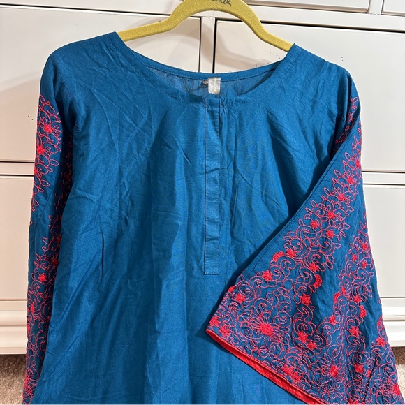 Pakistani linen embroidered top - Picture 4 of 6